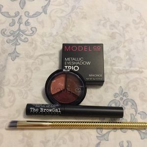 Make up bundle: brow gel, eyeshadow, makeup brush